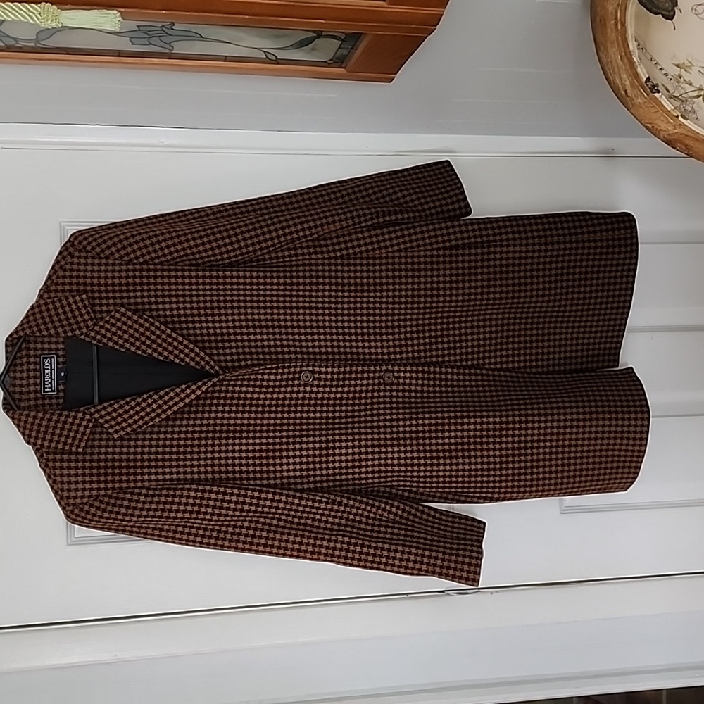 Lightweight topper coat.